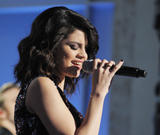 th_38800_selena_gomez_tikipeter_celebritycity_039_123_180lo.jpg
