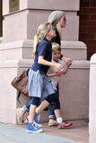 th_64712_Preppie_-_Reese_Witherspoon_taking_her_kids_to_the_dentist_-_Jan._4_2010_3117_122_208lo.jpg