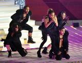 th_32428_celebrity_paradise.com_Jennifer_Lopez_Wetten_Dass_037_122_404lo.jpg