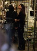 th_606491139_Celebutopia_NET.Ashley_Greene_shopping_for_furniture_with_parent_in_NYC.03_19_2011.HQ.22_122_424lo.jpg