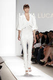 th_23836_md-fashionledge.com-ss07-rtw-newyork-w-luca-001-yo5nxgu3_122_536lo.jpg