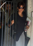 th_48679_Halle_Berry_out_and_about_in_Bel_Air_01_122_75lo.jpg