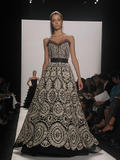 th_22552_md-fashionledge.com-ss06-rtw-newyork-w-renta-003-7kp41fzf_122_76lo.jpg
