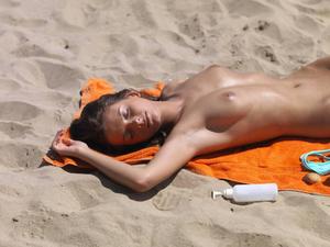 Nude Beach Girl [58 Pics]-m69m6o50ea.jpg
