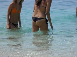 Greek Beach Girls Bikini-k3e9qo0bjv.jpg
