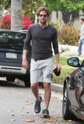 http://img181.imagevenue.com/loc255/th_82020_BradleyCooperHeadingToTheGymInLosAngeles3.06.109_123_255lo.jpg