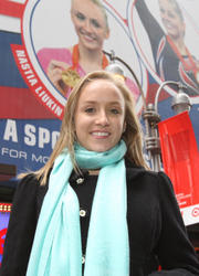 http://img181.imagevenue.com/loc370/th_111989212_NastiaLiukin_billboard_times_square_02_122_370lo.jpg